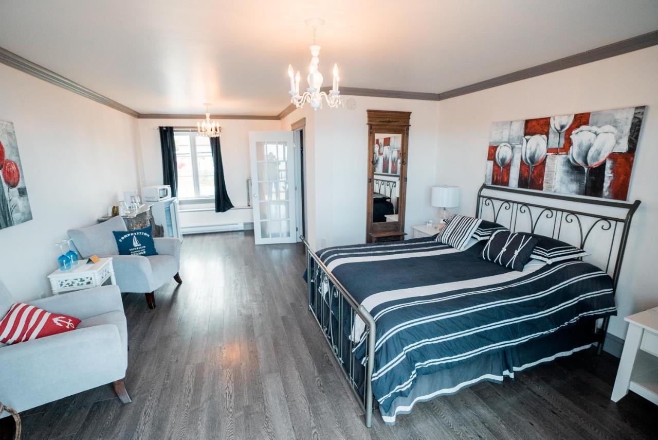 Auberge du Vieux Faubourg Sainte Anne-des-Chênes Extérieur photo