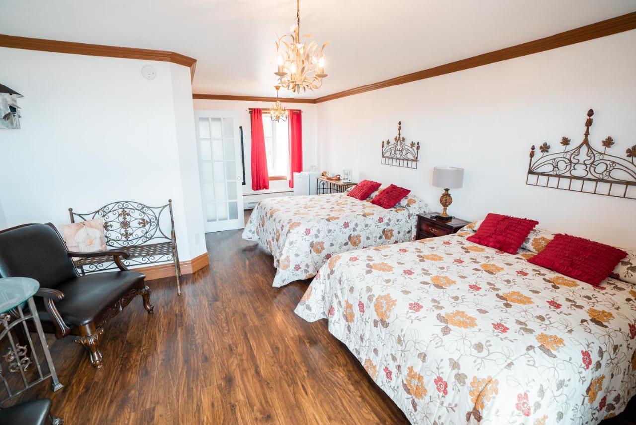 Auberge du Vieux Faubourg Sainte Anne-des-Chênes Extérieur photo