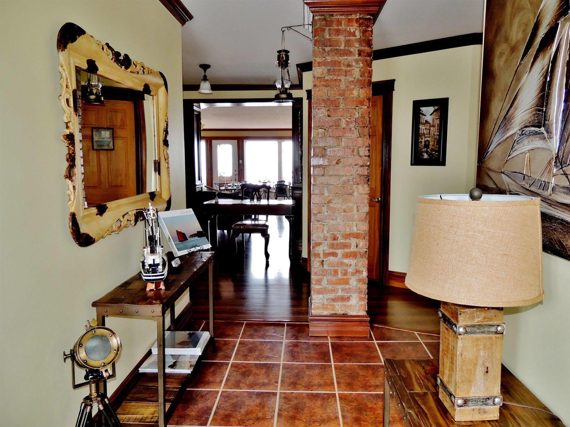 Auberge du Vieux Faubourg Sainte Anne-des-Chênes Extérieur photo