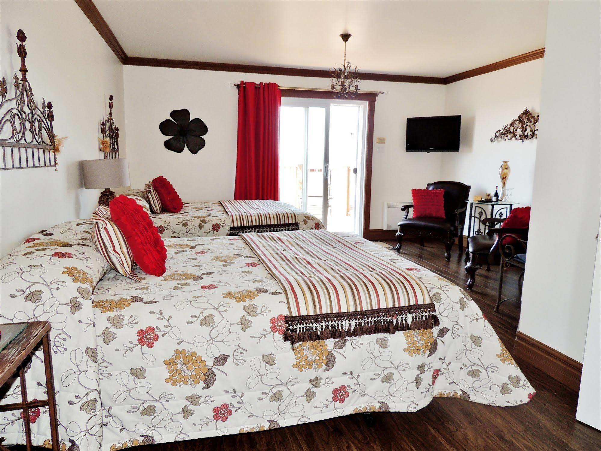 Auberge du Vieux Faubourg Sainte Anne-des-Chênes Extérieur photo